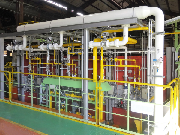 水素燃焼実証試験を行う鋼材熱処理炉